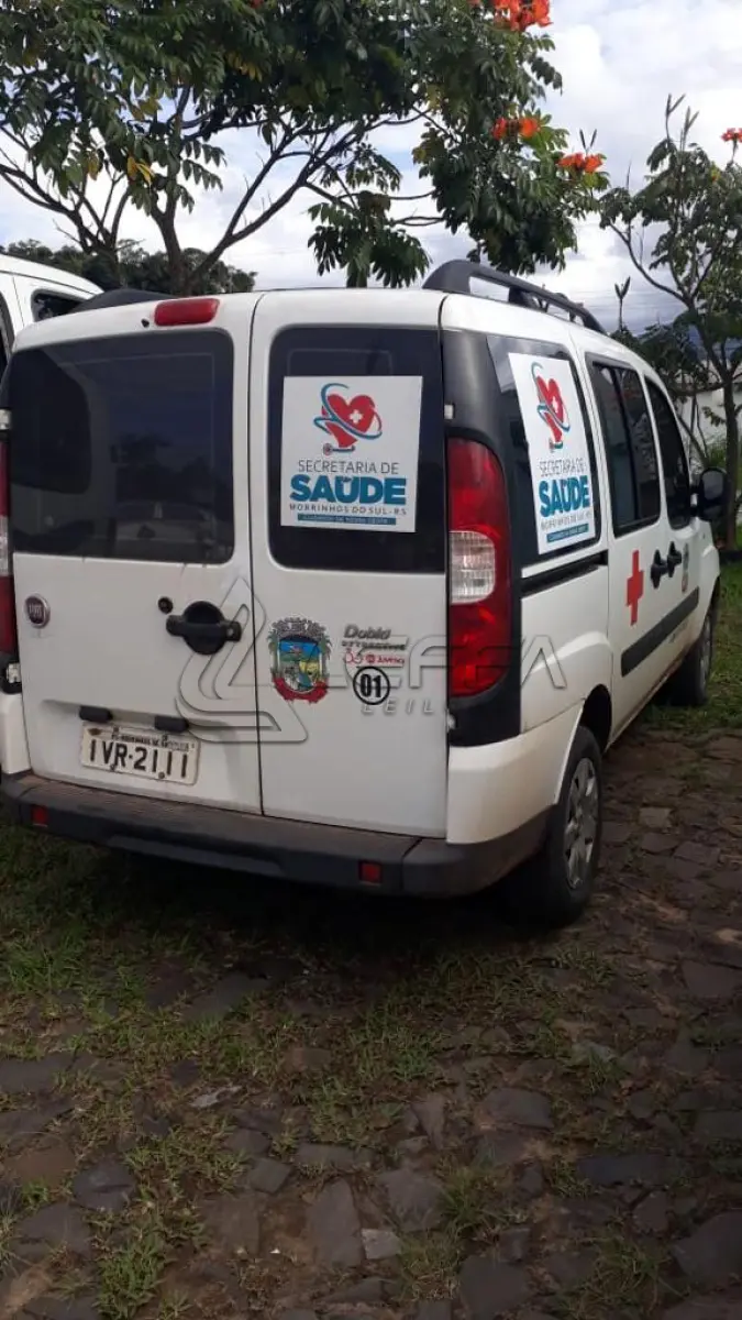 LOTE 003 - VEÍCULO FIAT/DOBLO, ATTRACTIV 1.4, placas IVR-2111, flex, ano e modelo 2014, cor branca