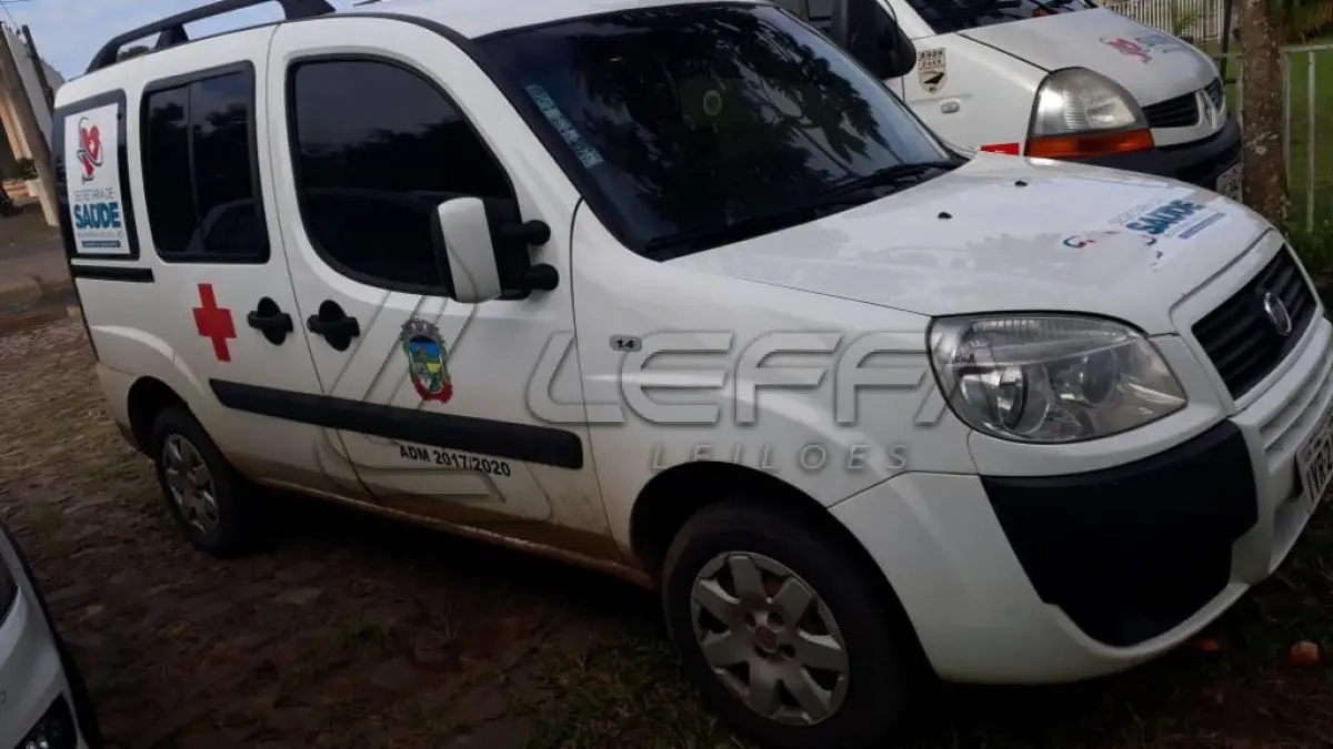 LOTE 003 - VEÍCULO FIAT/DOBLO, ATTRACTIV 1.4, placas IVR-2111, flex, ano e modelo 2014, cor branca