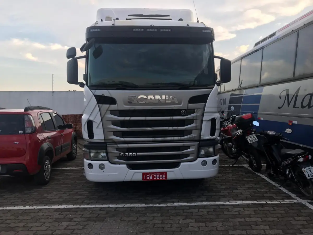 LOTE 002 - Caminhão Scania P360, 4x2, Ano 2012, Placas ISW 3666
