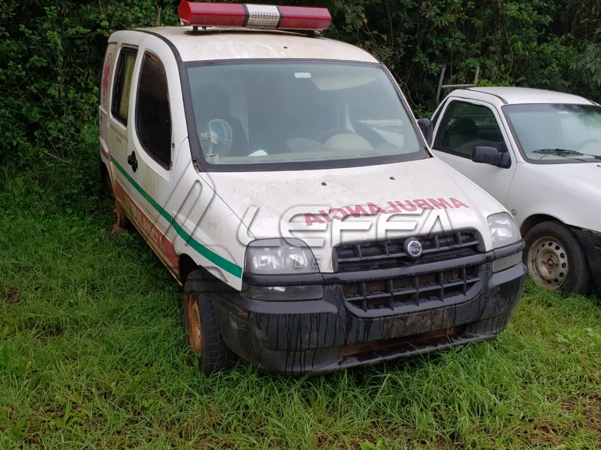 LOTE 003 - FIAT/DOBLO SITNEI MED AMBULÂNCIA, placas IOJ-9296, flex, ano 2007 e modelo 2008, cor branca