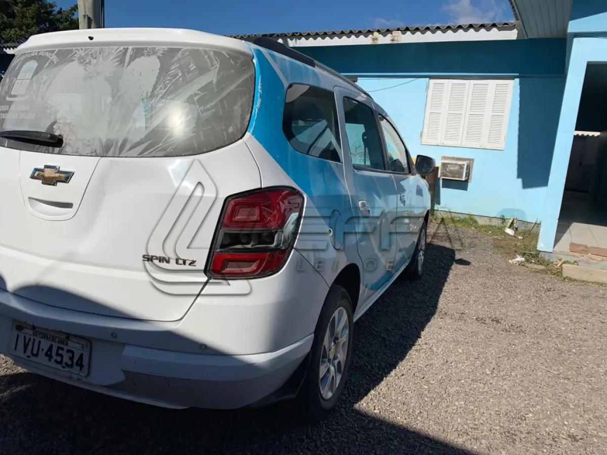 LOTE 008 - VEÍCULO GM SPIN 1.8 MT LTZ placa IVU 4534, Flex, ano 2014, modelo 2015, cor branca