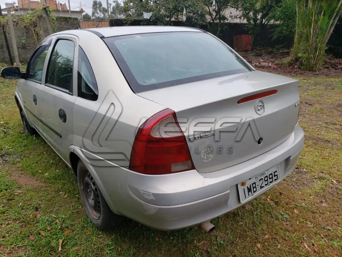 LOTE 004 - UM VEÍCULO GM/CORSA SEDAN PREMIUM, PLACAS IMB-2995