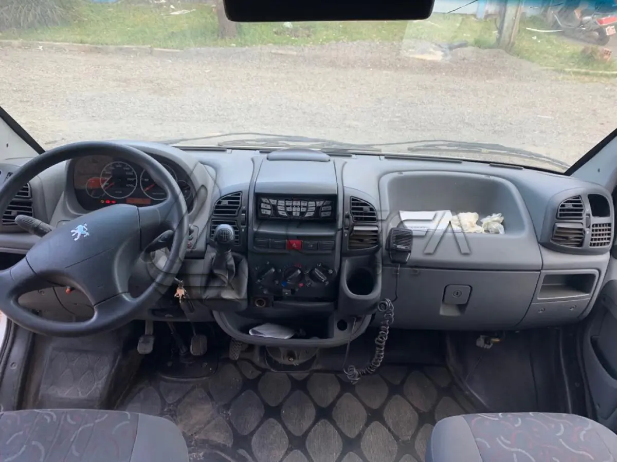 LOTE 001 - CAMINHONETE AMBULÂNCIA PEUGEOT BOXER RONTAN, ano 2012, modelo 2013, cor branca