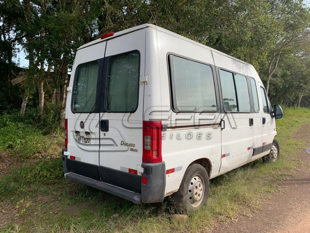 LOTE 004 - VEÍCULO FIAT/DUCATO MULTI TAKO, placas IVR-1520, diesel, ano e modelo 2014, cor branca