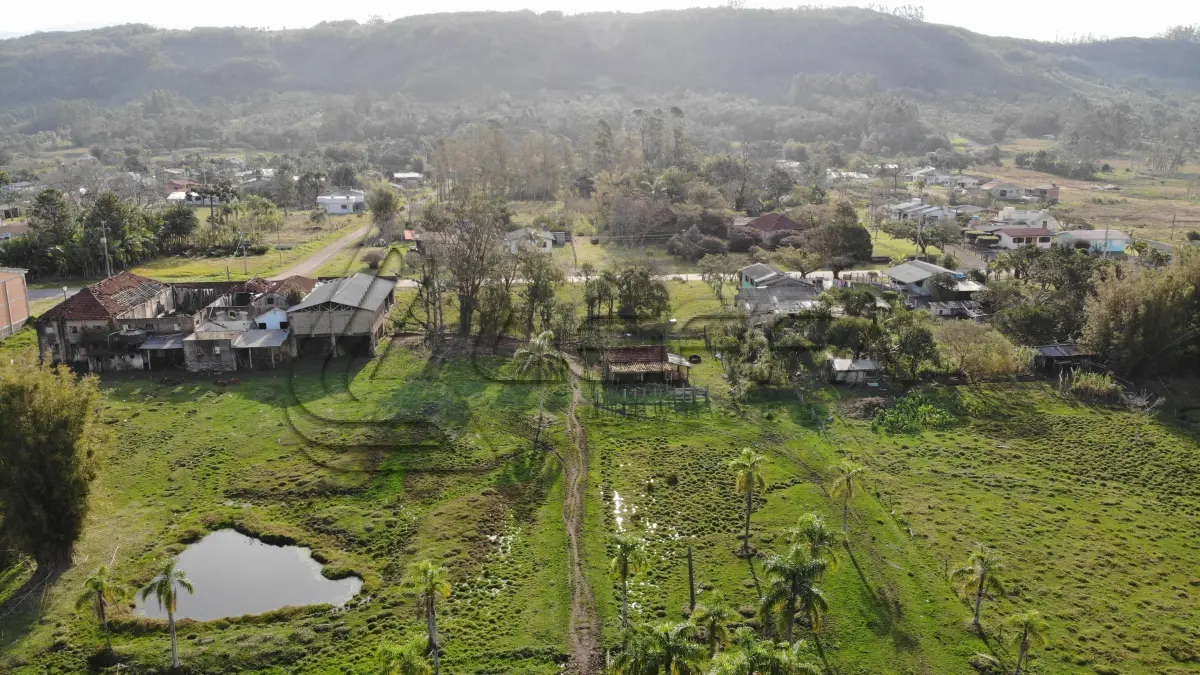 LOTE  - Terreno Rural com área de 27.665,75m2 no Morro do Descanso em Três Cachoeiras/RS