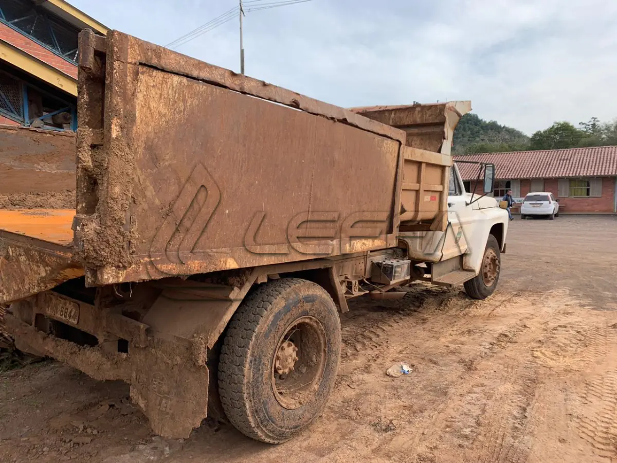 LOTE 002 - CAMINHÃO FORD F14000, placas IHN-6844, diesel, ano e modelo 1990, cor branca