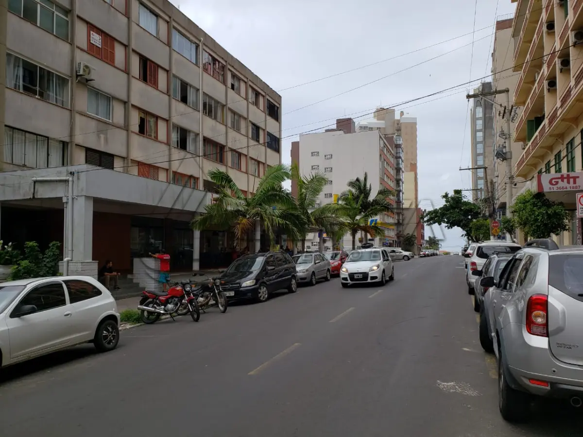 LOTE 001 - Loja Comercial 205 do Edifício Cine Sapt, na Rua Júlio de Castilhos, no Centro em Torres/RS