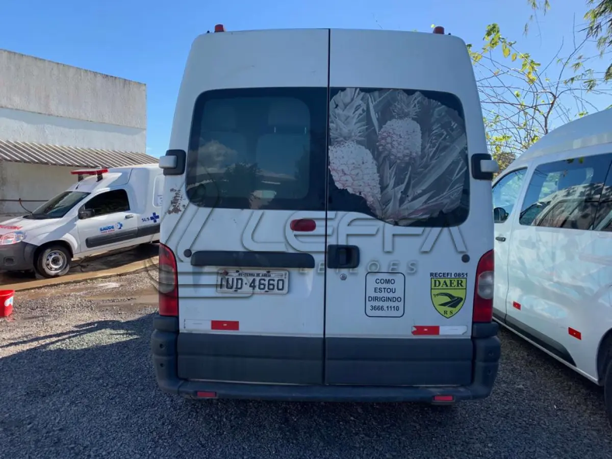 LOTE 002 - MICROONIBUS RENAULT MASTER JAEDI, diesel, ano 2012, modelo 2013