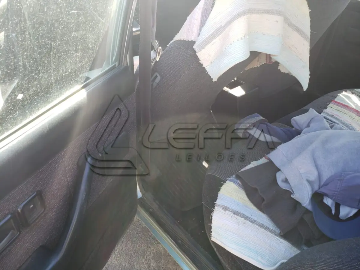 LOTE 011 - VEÍCULO GM/OPALA COMODORO SLE,  ANO/MODELO 1990