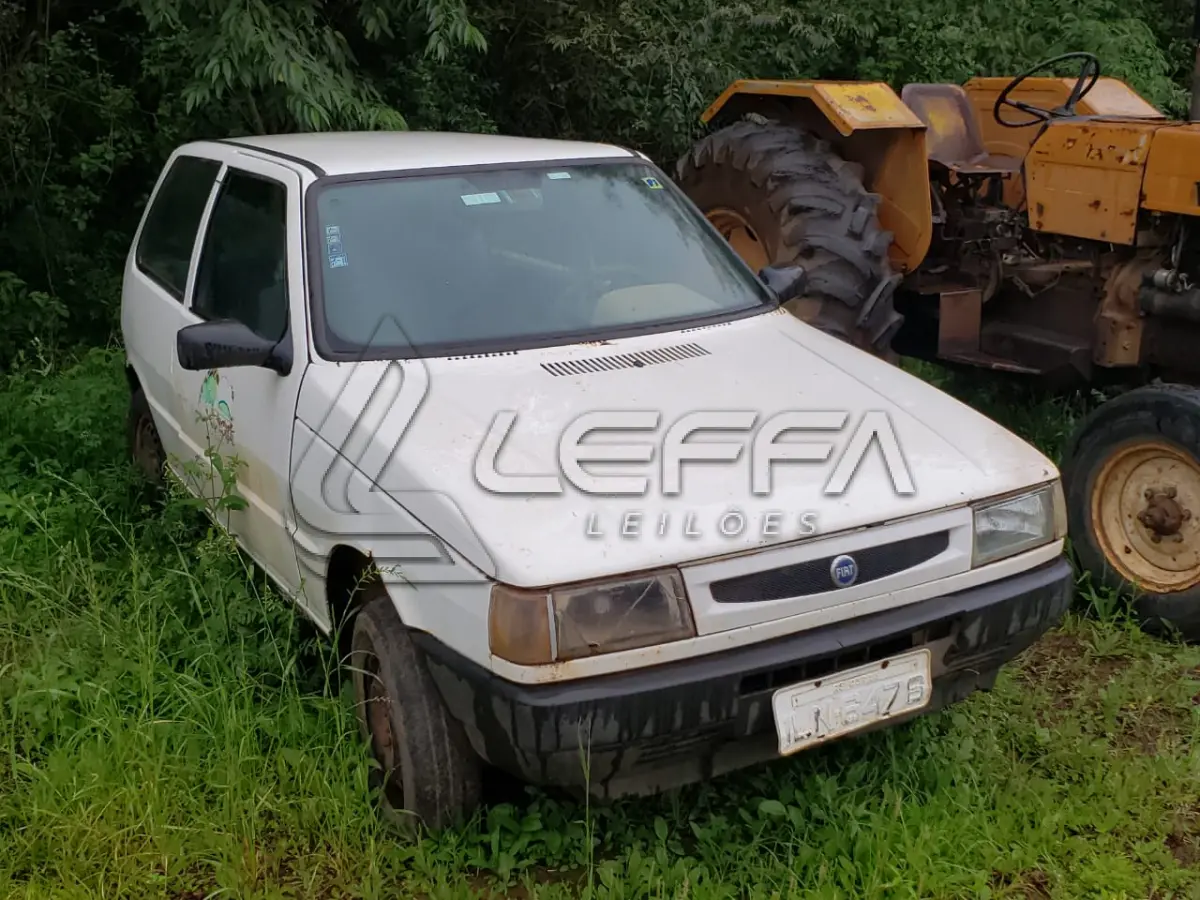 LOTE 005 - FIAT/UNO MILLE FIRE, placas ILN-6476, gasolina, ano 2003 e modelo 2003, cor branca