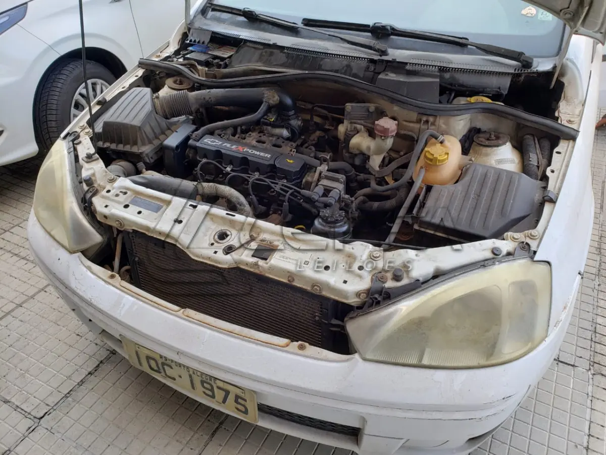 LOTE 008 - Veículo GM/Corsa Hatch Maxx, Ano 2007 Modelo 2008