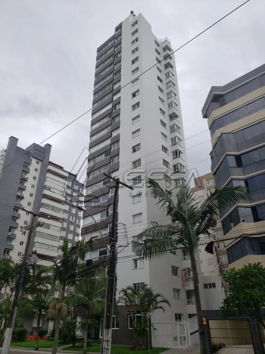 LOTE 001 - Apartamento 1201 e 2 box do edificio Estevanell, na avenida Silva Jardim no Centro em Torres/RS