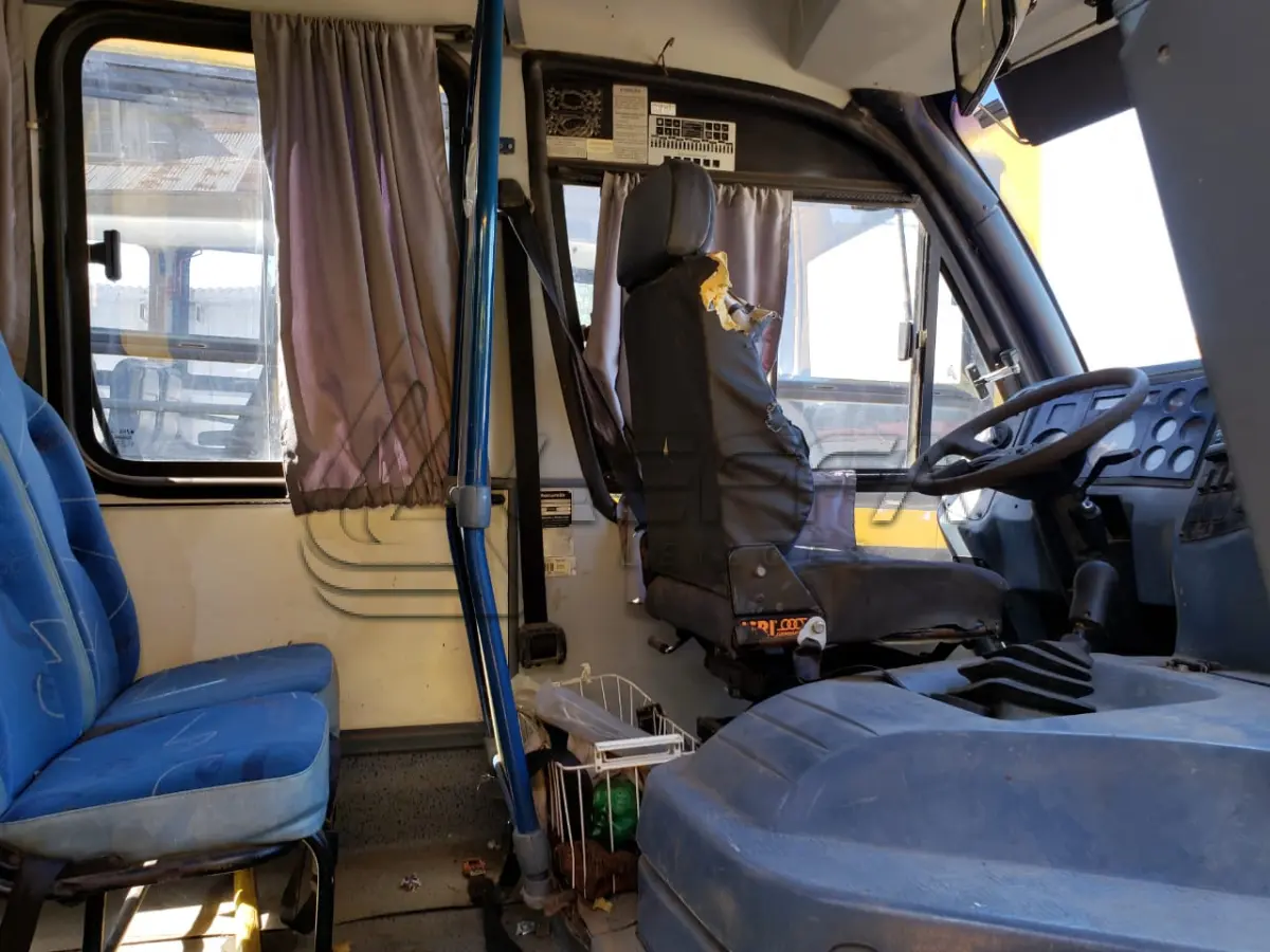 LOTE 002 - ÔNIBUS VW MASCA GRANMINI, W120, ano 2003 e modelo 2004, cor branca