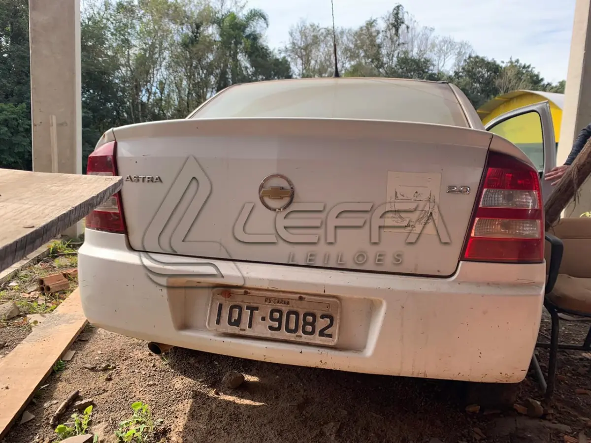 LOTE 001 - GM/ASTRA SEDAN ADVANTAGE , placas IQT-9082, flex, ano e modelo 2010, cor branca