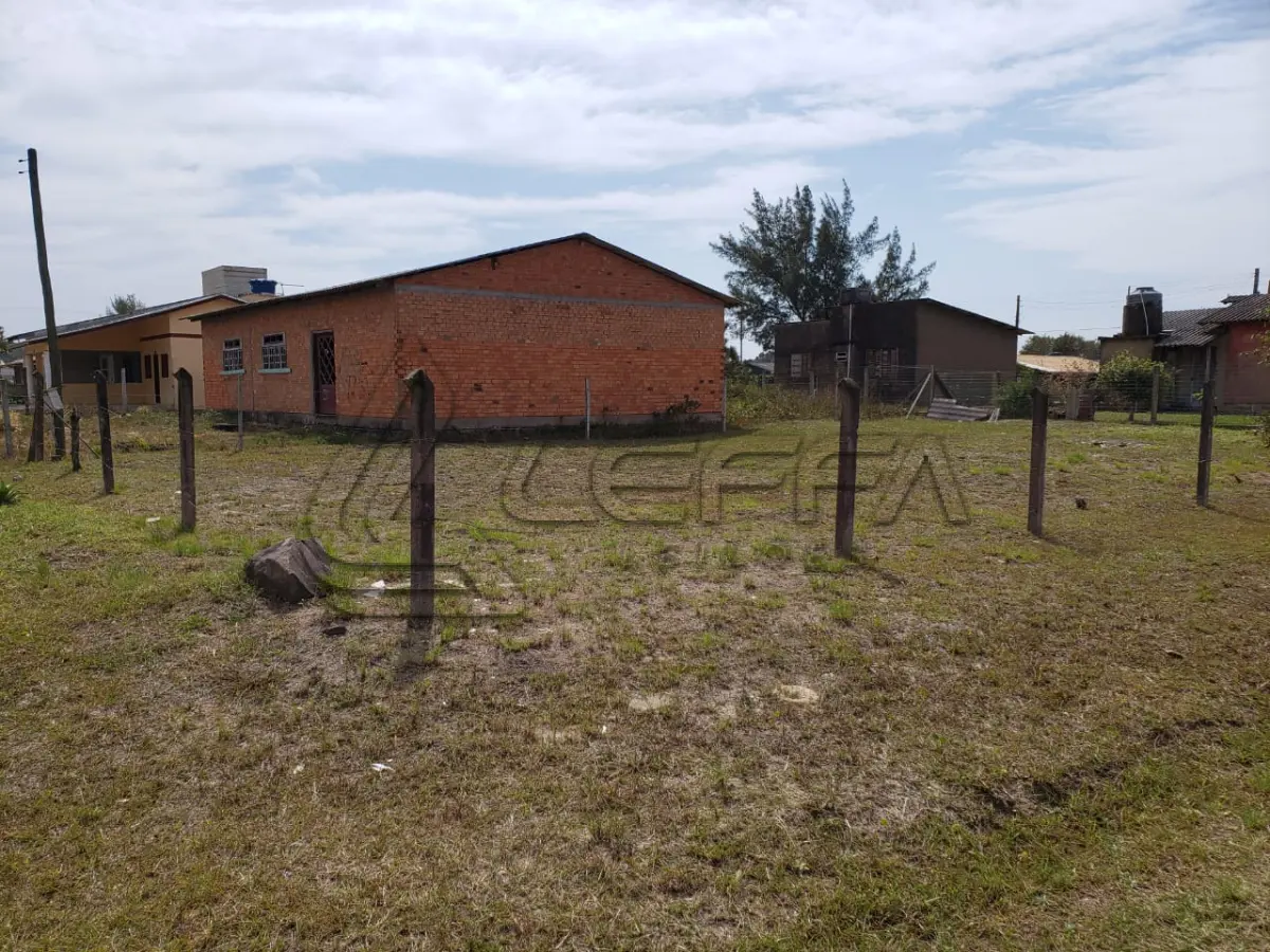 LOTE 001 - Terreno Urbano localizado na Praia Azul, lote 01 da quadra 25, em Arroio do Sal/RS