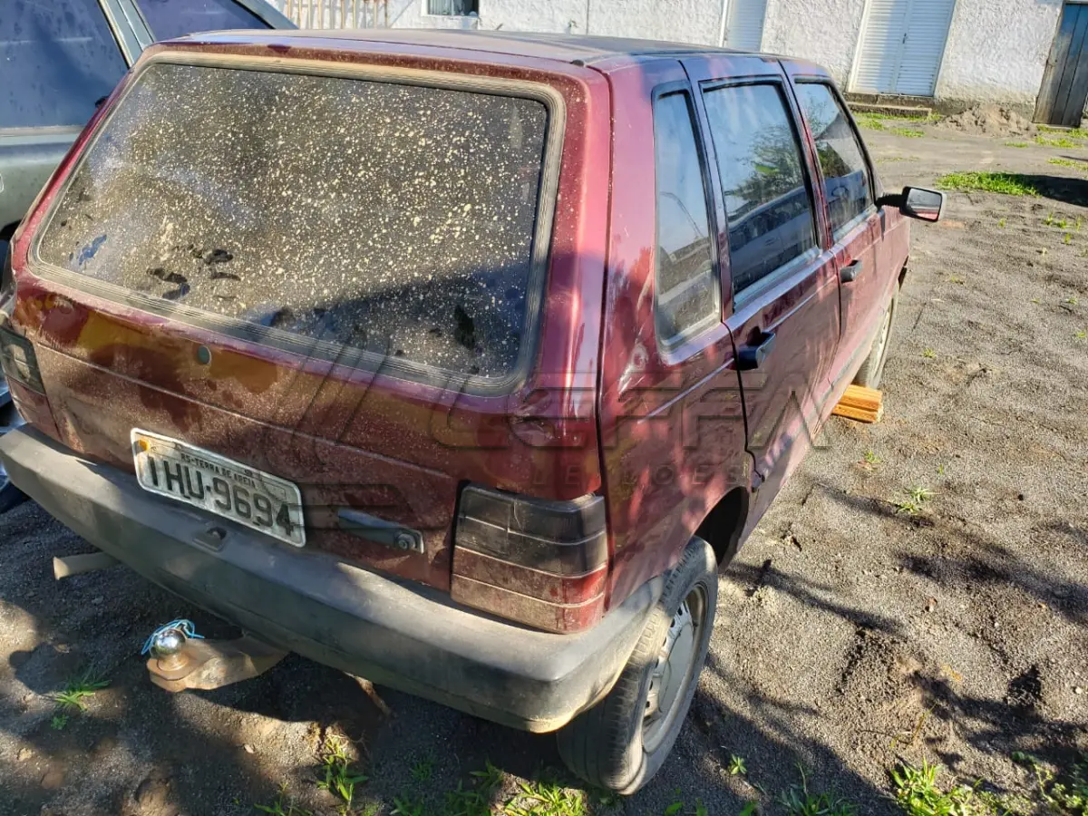 LOTE 008 - UM VEÍCULO FIAT/UNO, ANO E MODELO 1994