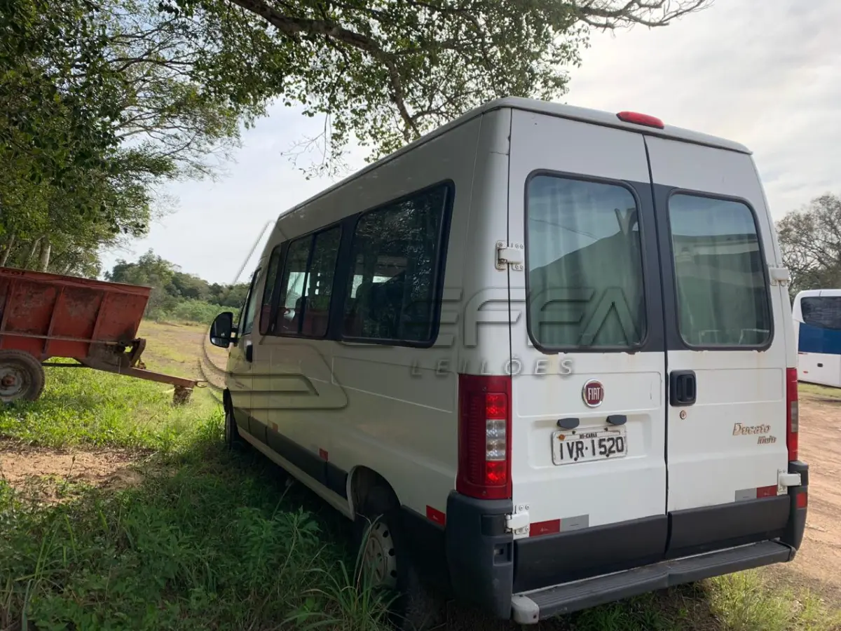 LOTE 004 - VEÍCULO FIAT/DUCATO MULTI TAKO, placas IVR-1520, diesel, ano e modelo 2014, cor branca