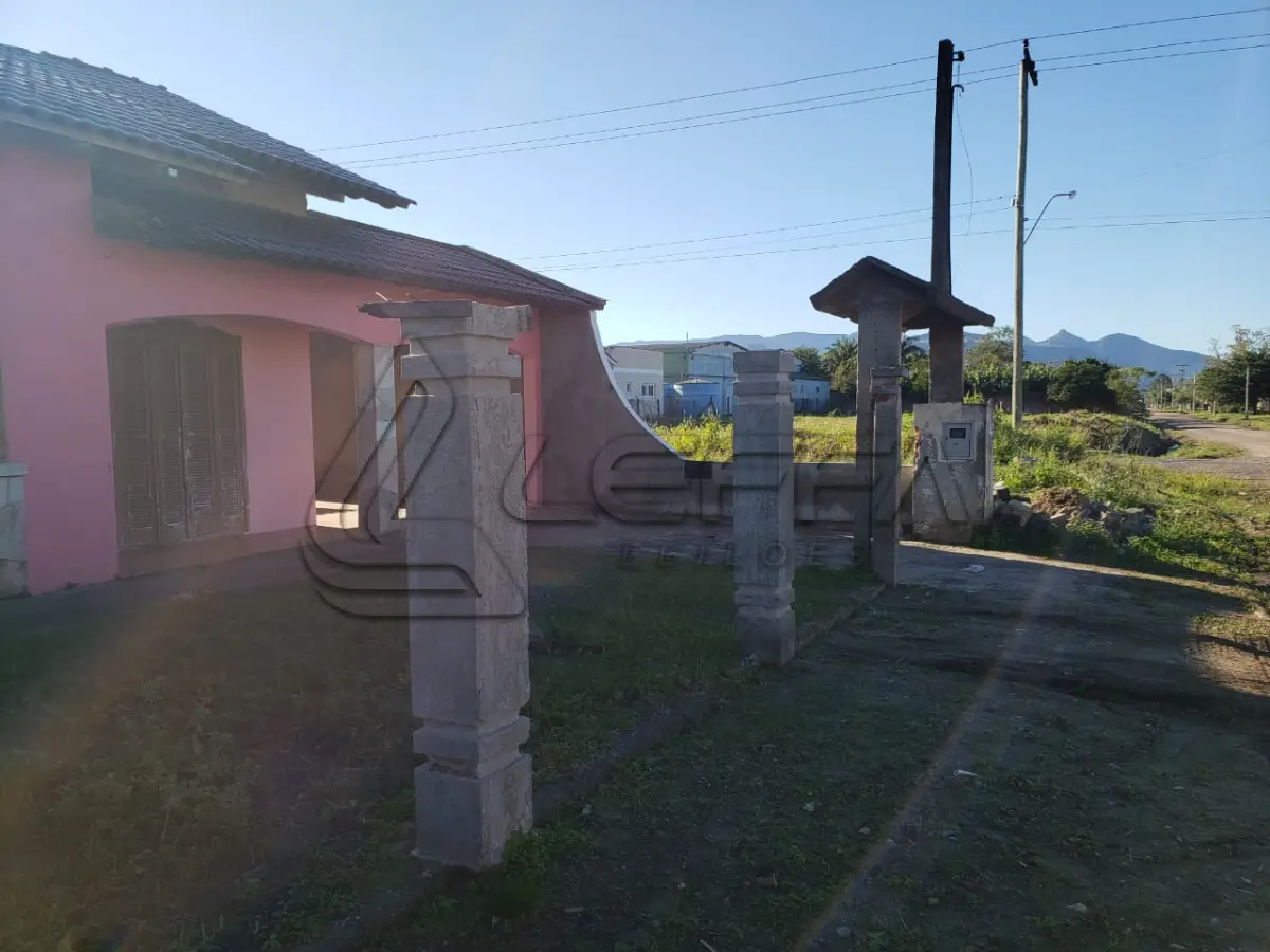 LOTE 001 - Casa de Alvenaria de dois Pavimentos, na rua Lourenço Mello, em Terra de Areia/RS