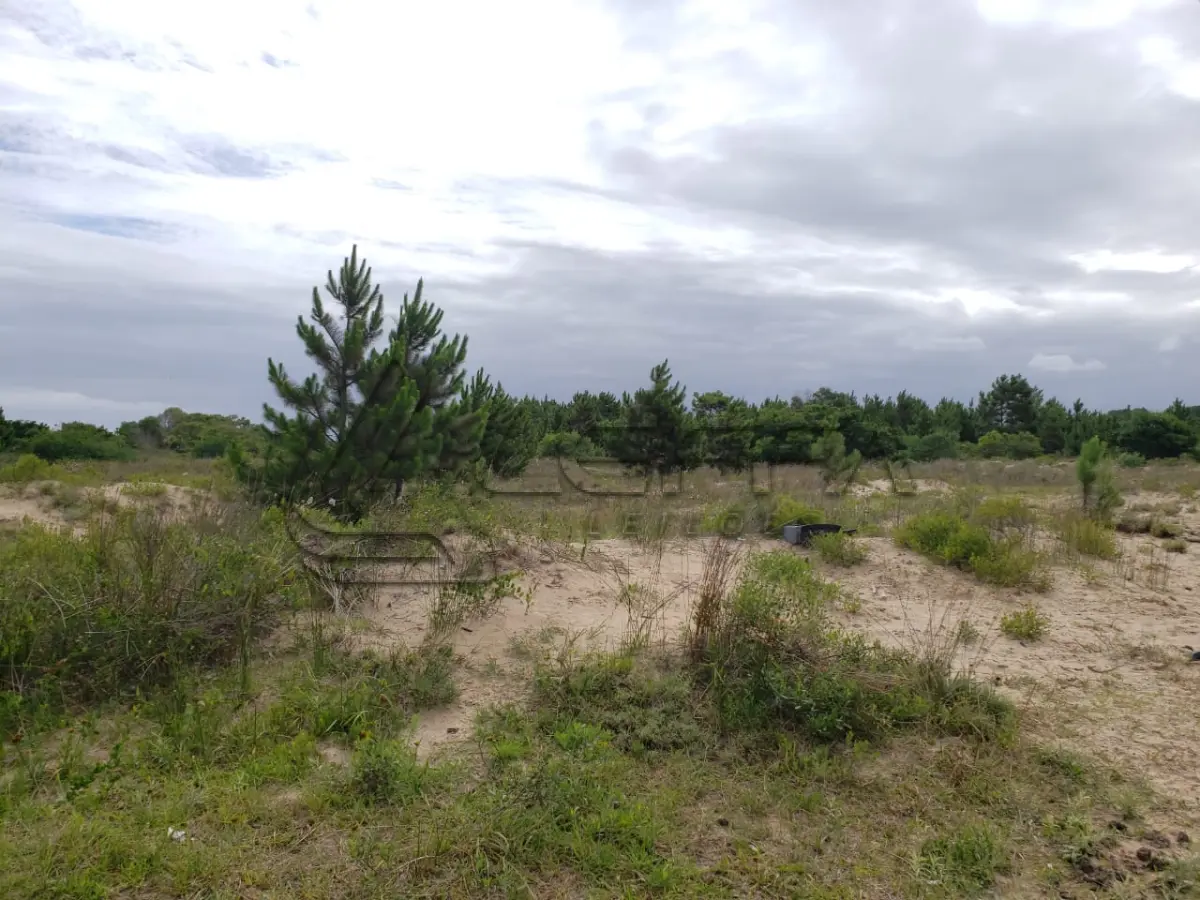 LOTE 002 - terreno urbano na Praia Yara, Lote 10 Quadra "E", em Torres/RS