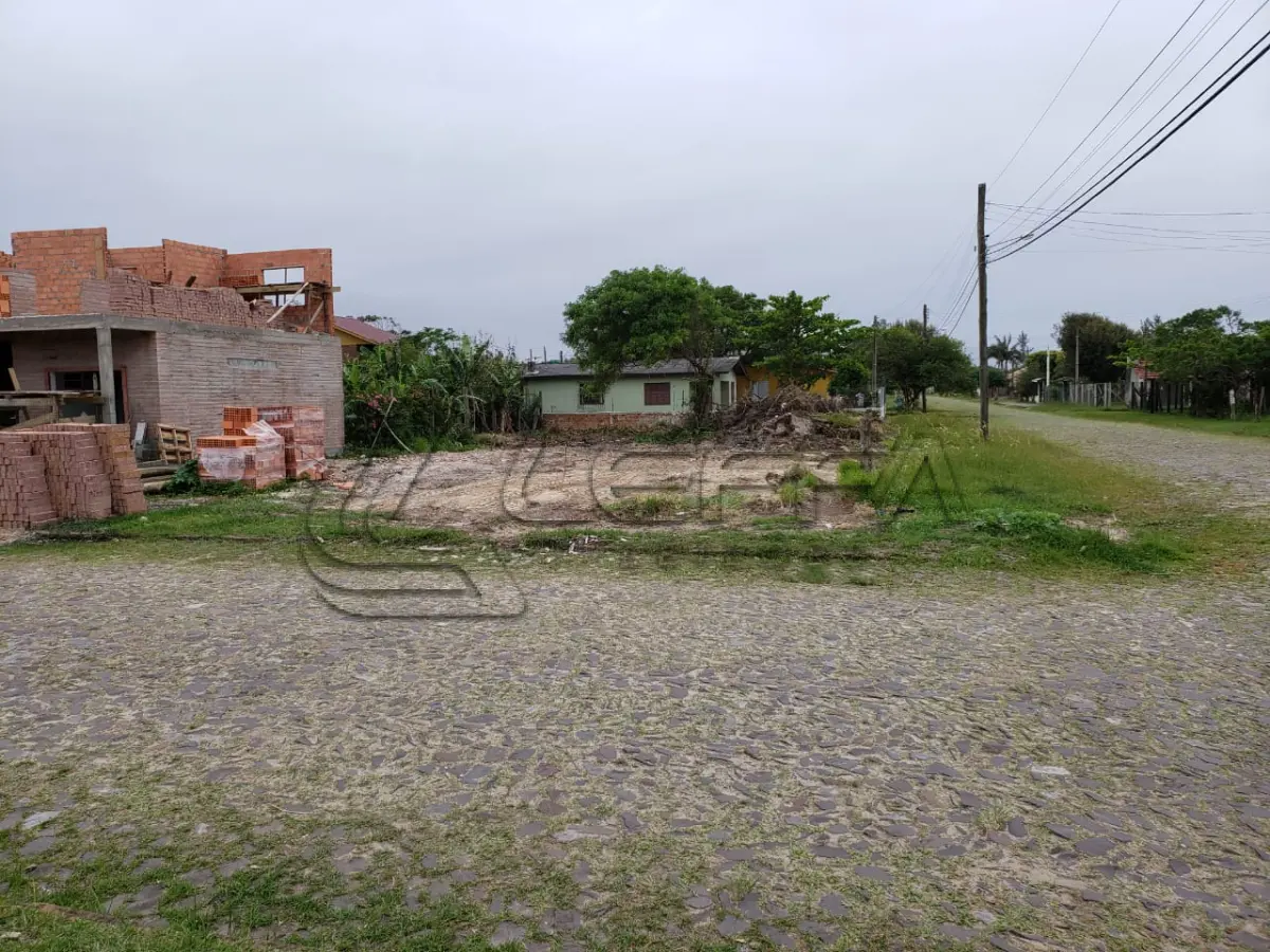 LOTE 001 - Terreno Urbano na Praia Bom Jesus, Lote 04 Quadra 10, em Arroio do Sal/RS