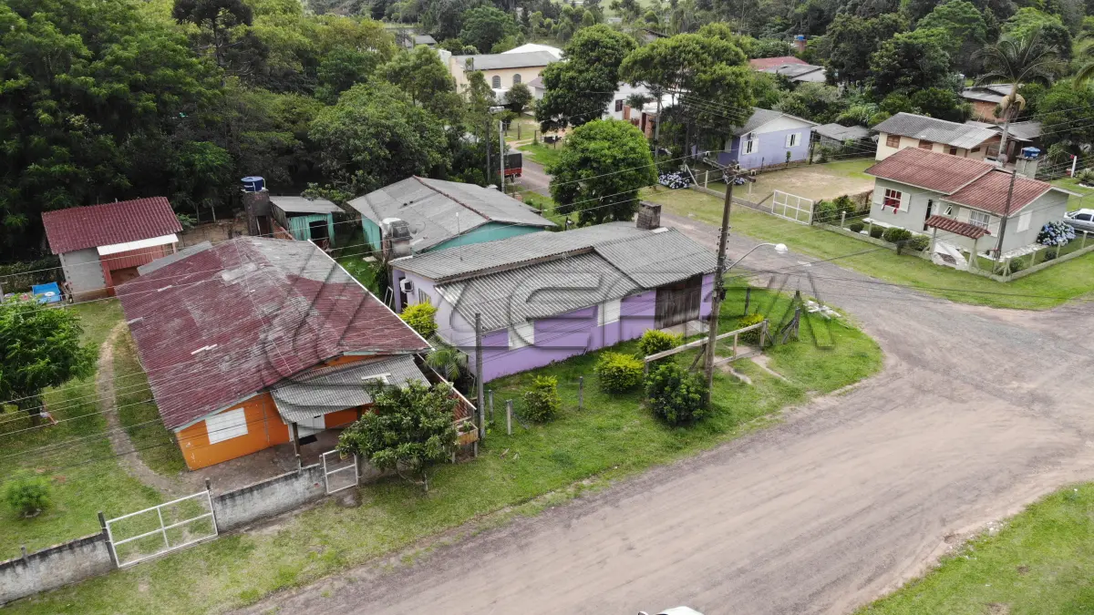 LOTE 001 - Terreno, com Edificação (Casa), no São Braz em Torres/RS