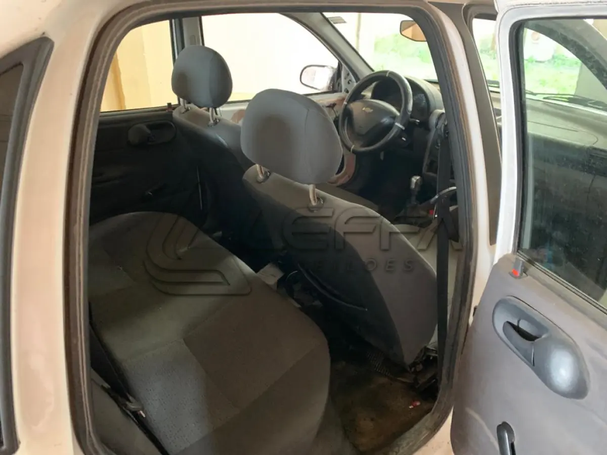 LOTE 004 - VEÍCULO CORSA CLASSIC, LS, ano 2014, modelo 2015