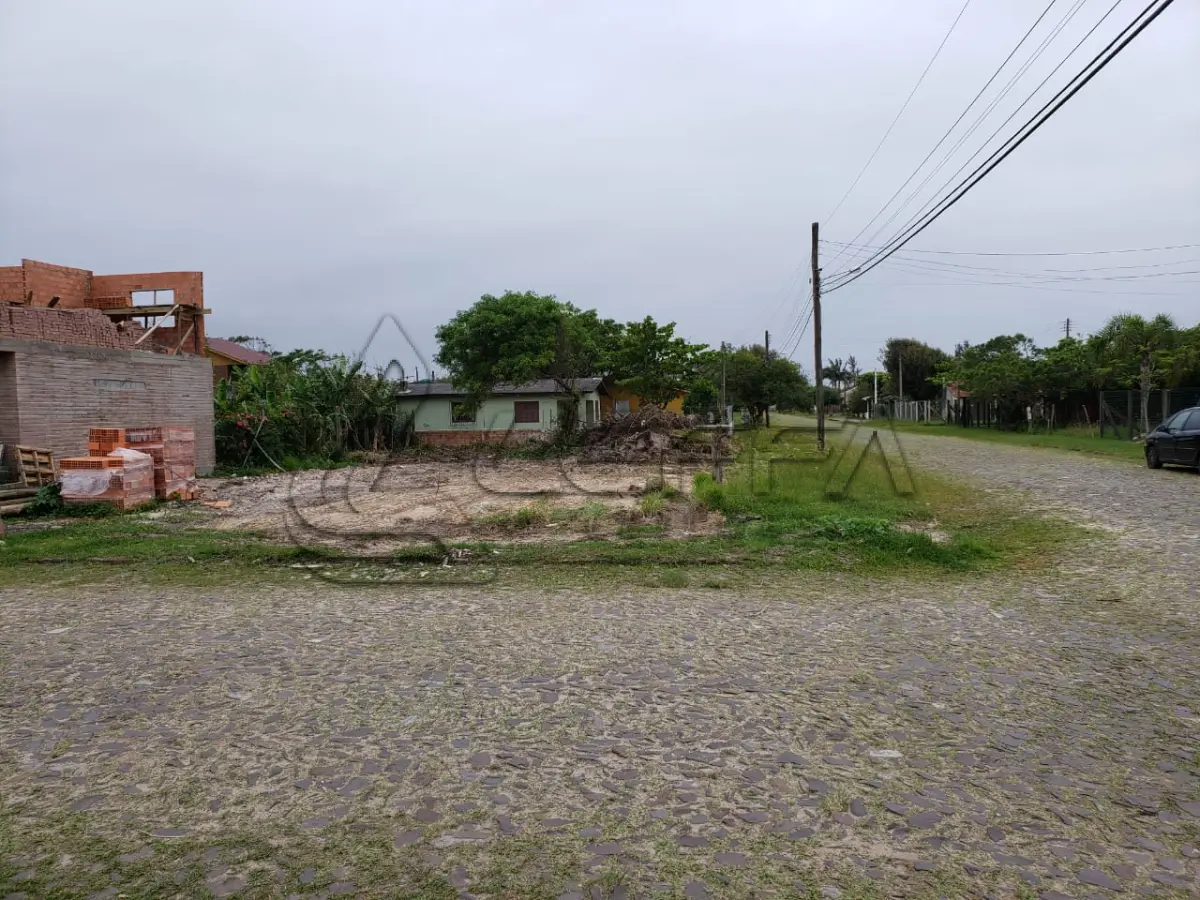 LOTE 001 - Terreno Urbano na Praia Bom Jesus, Lote 04 Quadra 10, em Arroio do Sal/RS