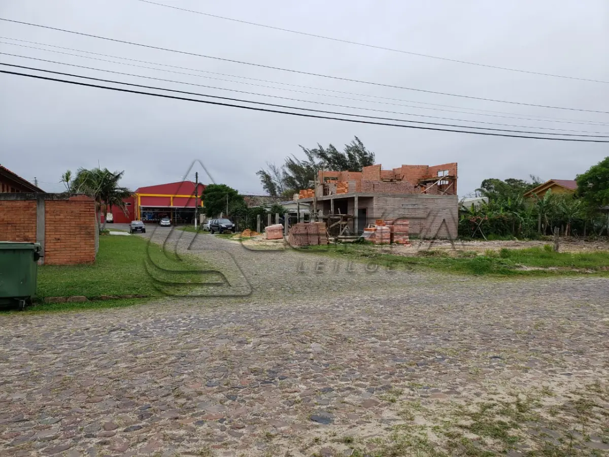 LOTE 001 - Terreno Urbano na Praia Bom Jesus, Lote 04 Quadra 10, em Arroio do Sal/RS