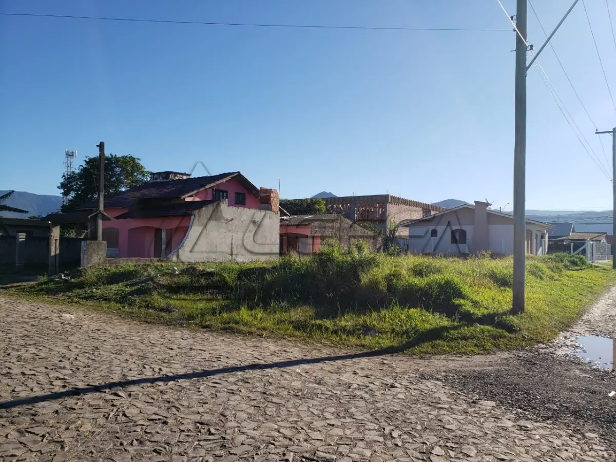 LOTE 001 - Casa de Alvenaria de dois Pavimentos, na rua Lourenço Mello, em Terra de Areia/RS