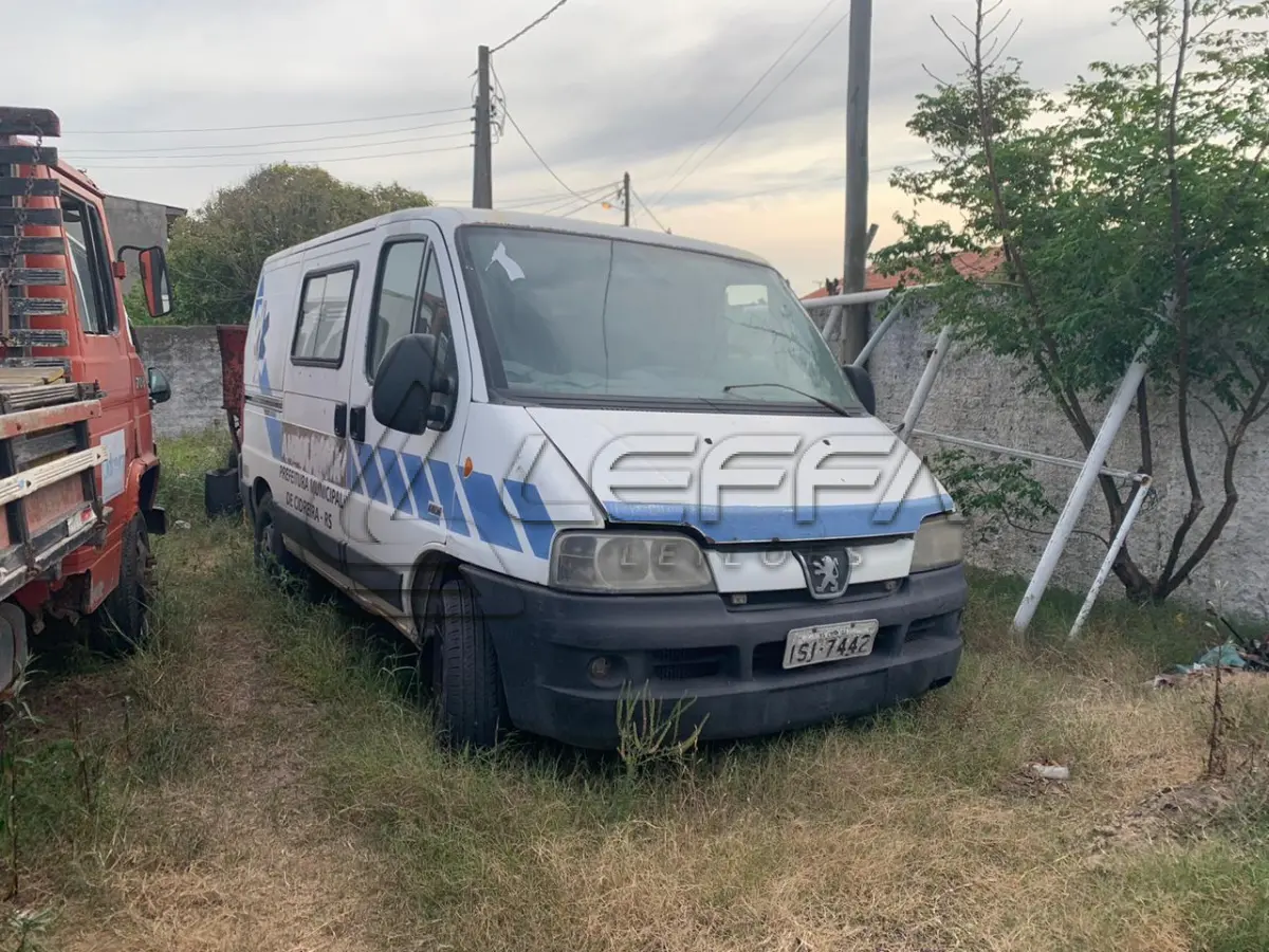 LOTE 001 - CAMINHONETE AMBULÂNCIA, PEUGEOT/BOXER, HDI TCA, ano 2011, modelo 2012