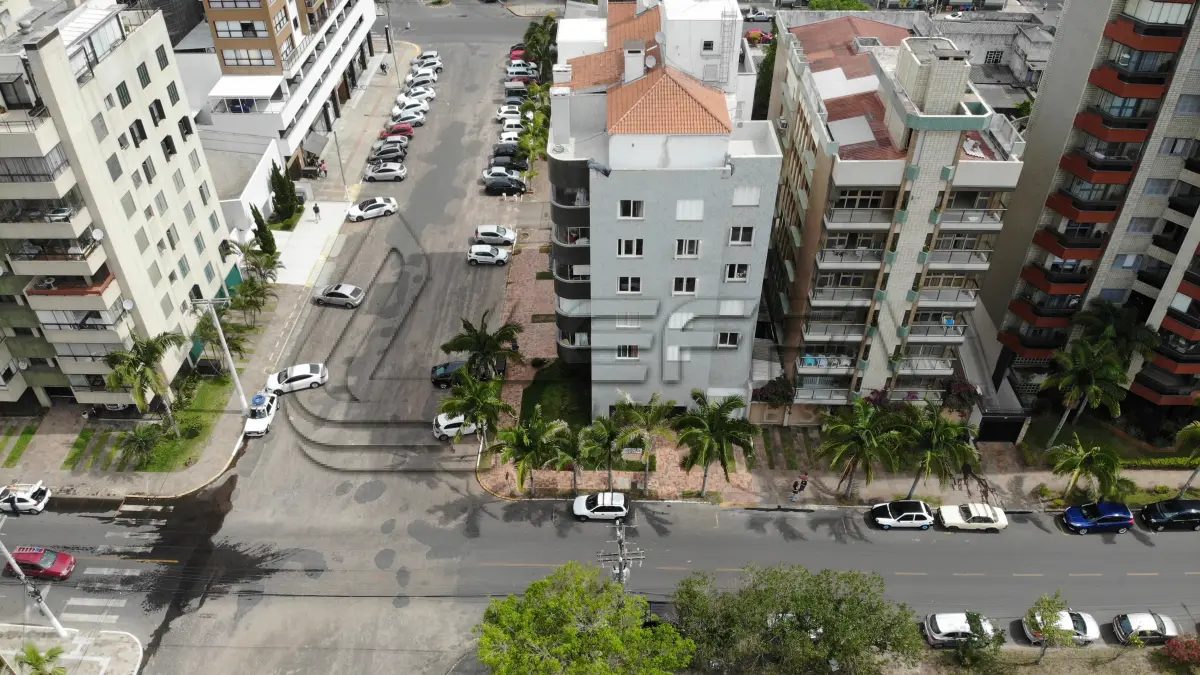 LOTE 001 - Apartamento 703 e Box 06, do Edifício Marichien no Centro de Torres/RS