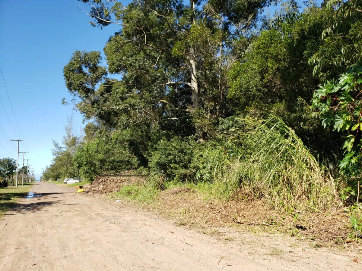 LOTE 001 - Dois Terrenos, na mesma matrícula, Lotes 14 e 15 da Quadra 32, na Praia Azul em Arroio do Sal/RS
