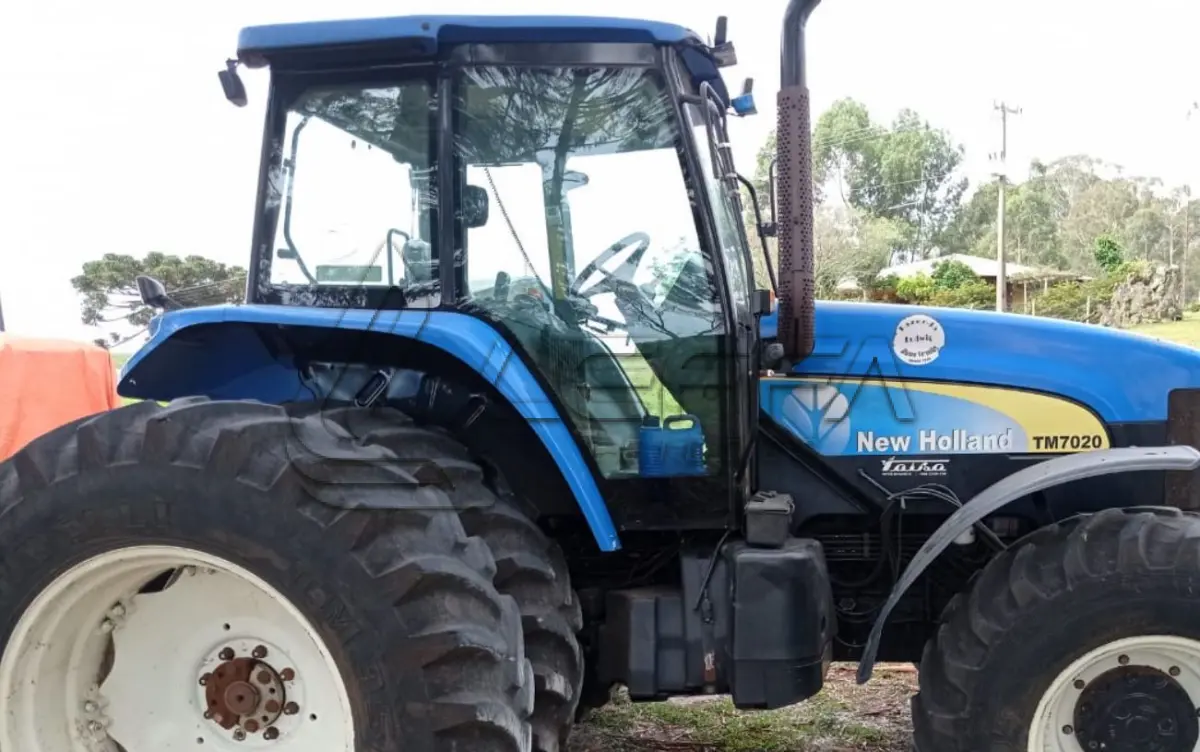 LOTE 001 - TRATOR MARCA NEW HOLLAND, MODELO TM 7020, ANO 2012