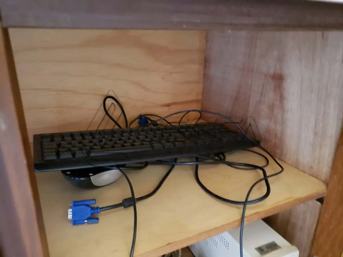 LOTE 008 - Equipamentos de Informática - CPUs, Nobreak, Estabilizador, impressoras, teclados, mouses, caixas de som, entre outros