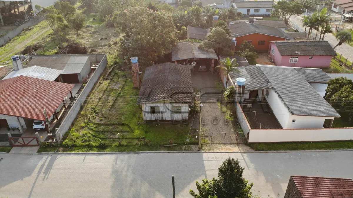 LOTE 001 - Terreno Urbano com Benfeitorias, na Rua Laurinda no Campo Bonito, em Torres/RS