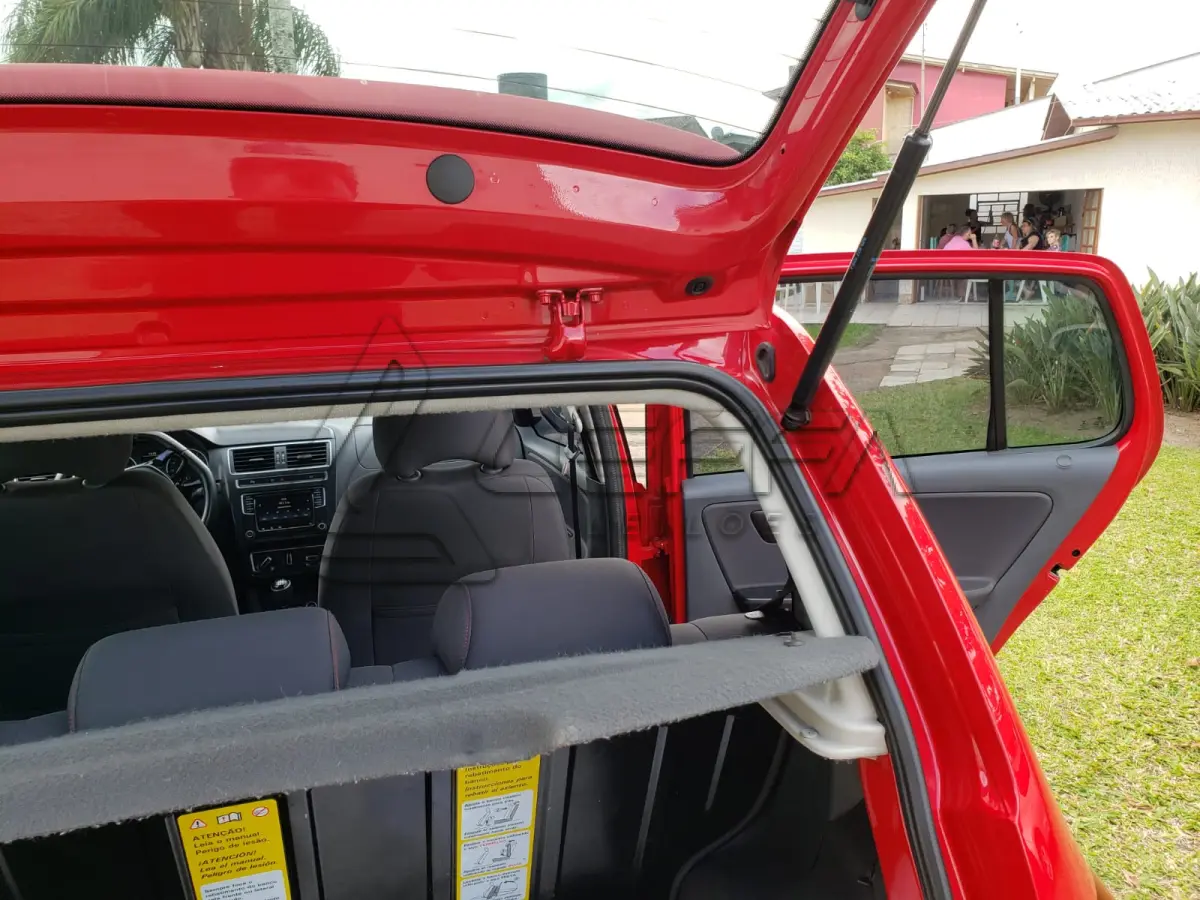LOTE 001 - VEÍCULO VW/NOVO FOX HL MD, PLACAS IXD-5117, VERMELHO, ANO E MODELO 2016, ÚNICO DONO