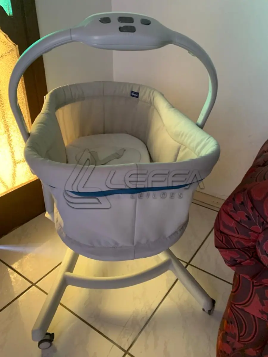 LOTE 001 - Berço portátil Chicco baby hung 4 in 1 glacial