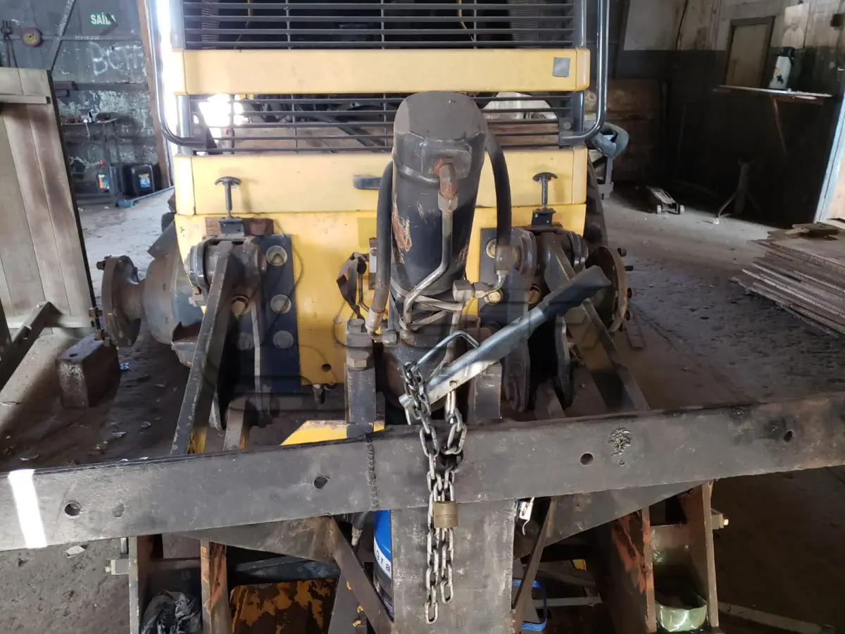 LOTE 008 - MOTONIVELADORA NEW HOLLAND, RG140B, diesel, ano e modelo 2009