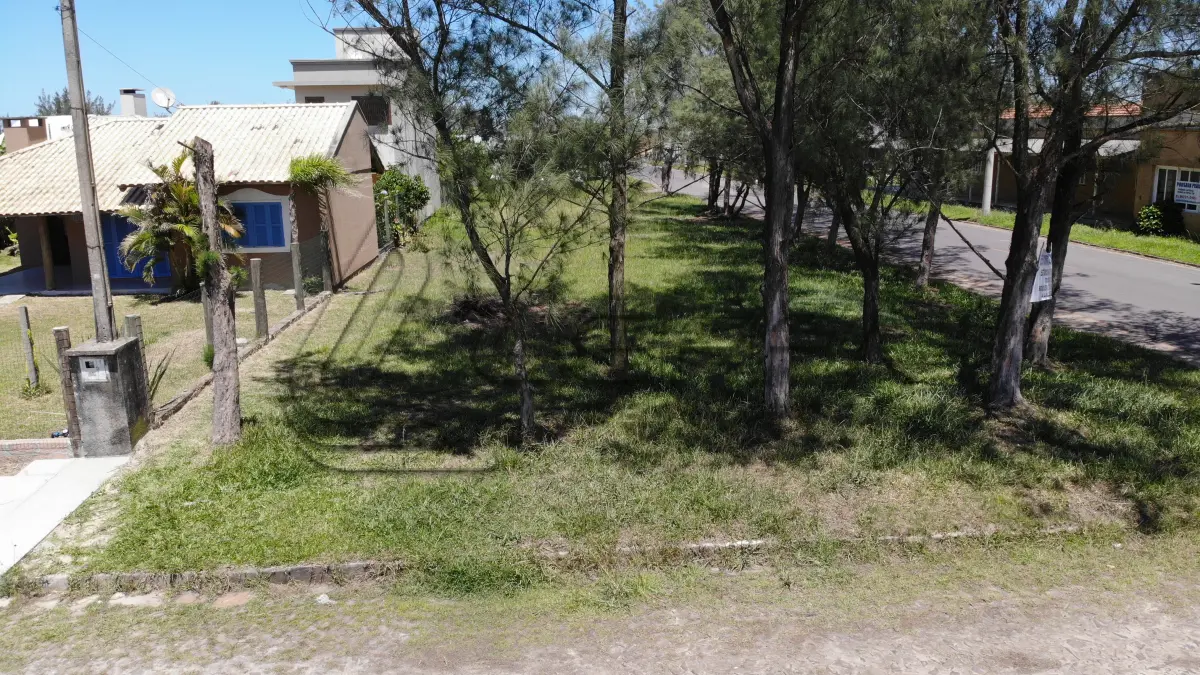 LOTE 001 - Terreno Urbano, Lote 20 quadra 05, na praia Azul, em Arroio do Sal/RS