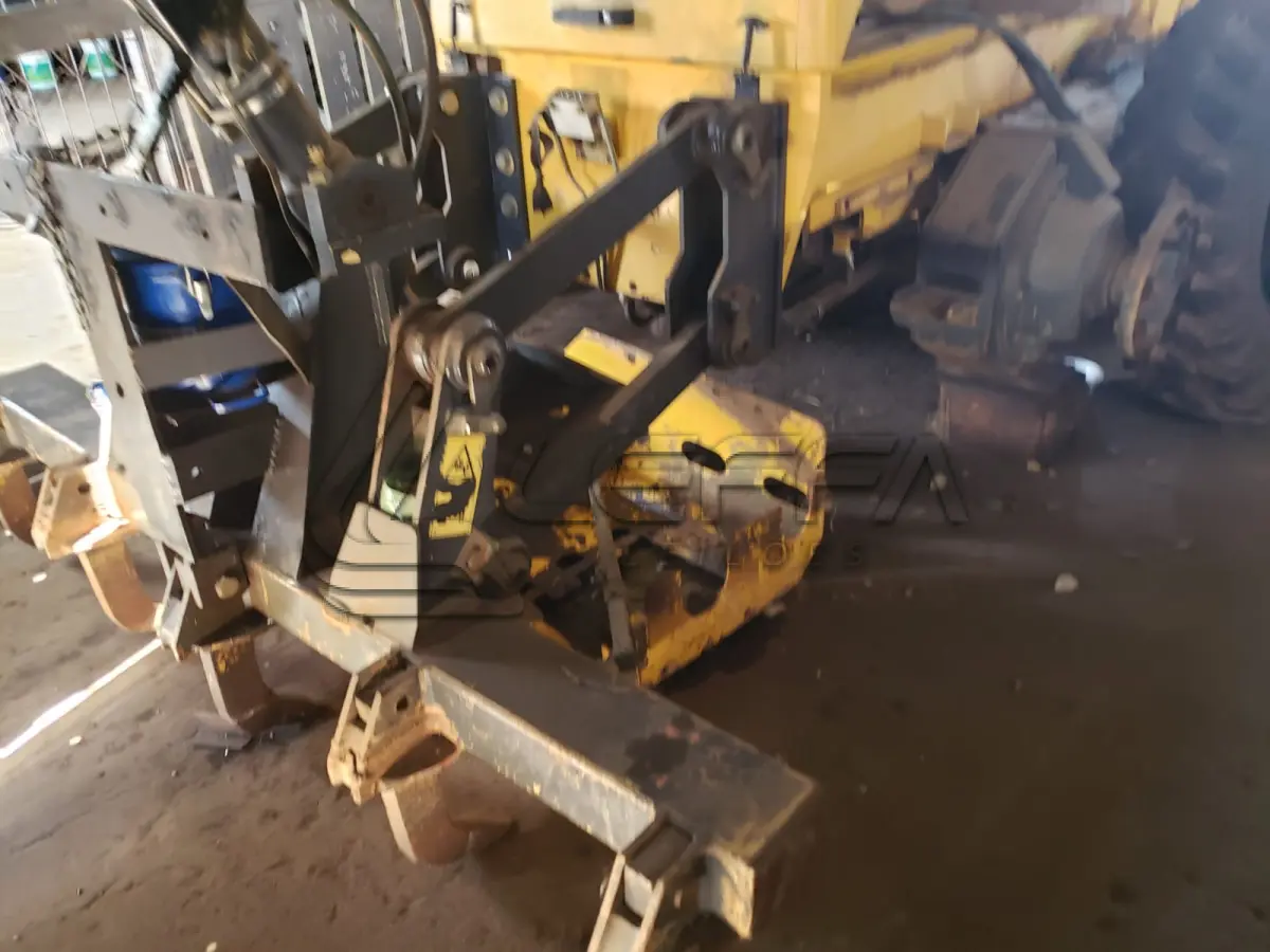 LOTE 008 - MOTONIVELADORA NEW HOLLAND, RG140B, diesel, ano e modelo 2009