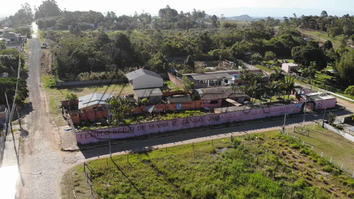 LOTE 001 - Terreno Urbano, com edificações, no bairro Centenário, Centro de Cultura Neusa Cury, em Torres/RS