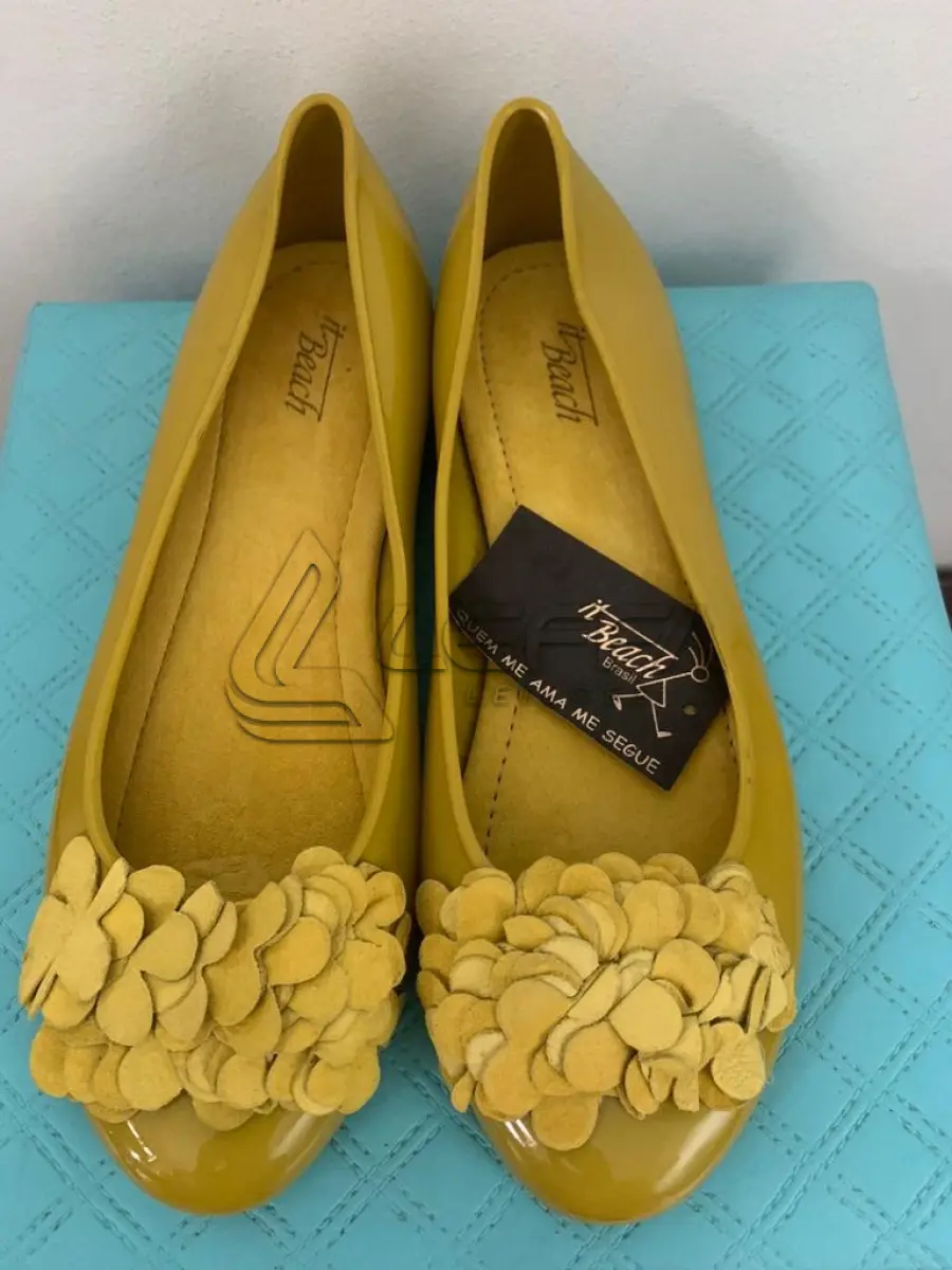 LOTE 001 - 200 PARES DE SAPATILHAS – DIVERSAS CORES, MODELOS E TAMANHOS