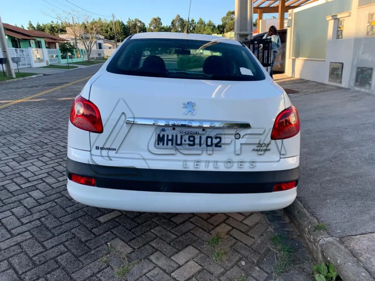 LOTE 001 - Veículo Peugeot/207 passion XR S, Branco, 5P/82CV, Gasolina