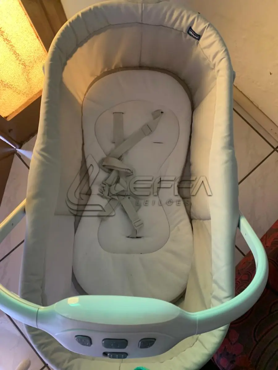 LOTE 001 - Berço portátil Chicco baby hung 4 in 1 glacial