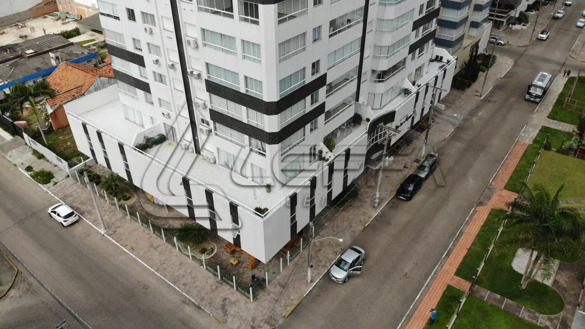 LOTE 001 - Apartamento e dois box de garagem, no Edifício Ilha dos Açores, em Capão da Canoa/RS