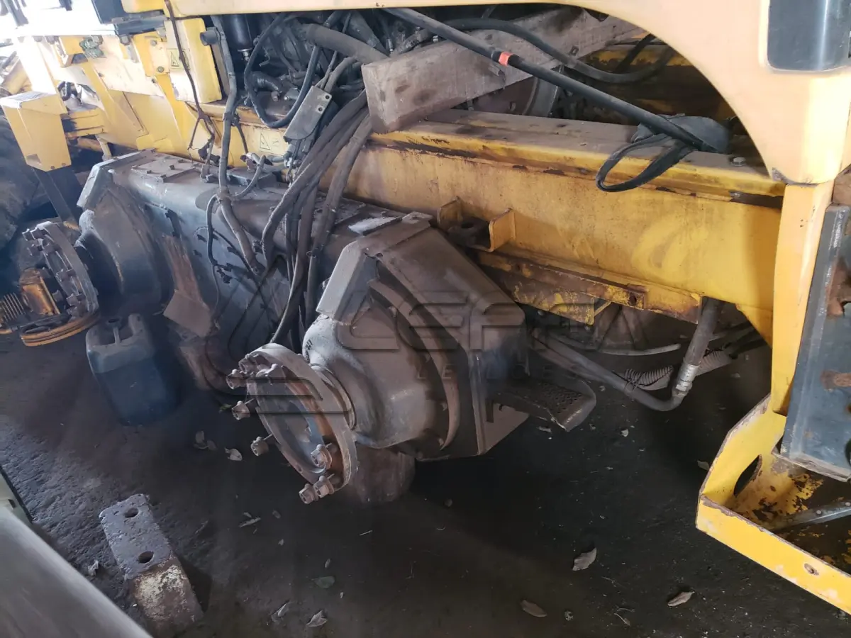 LOTE 008 - MOTONIVELADORA NEW HOLLAND, RG140B, diesel, ano e modelo 2009