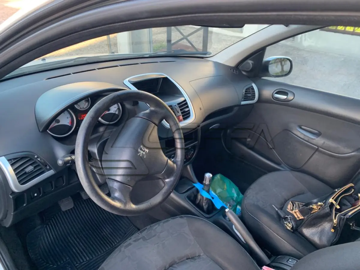 LOTE 001 - Veículo Peugeot/207 passion XR S, Branco, 5P/82CV, Gasolina