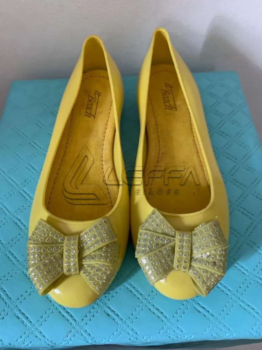 LOTE 001 - 200 PARES DE SAPATILHAS – DIVERSAS CORES, MODELOS E TAMANHOS