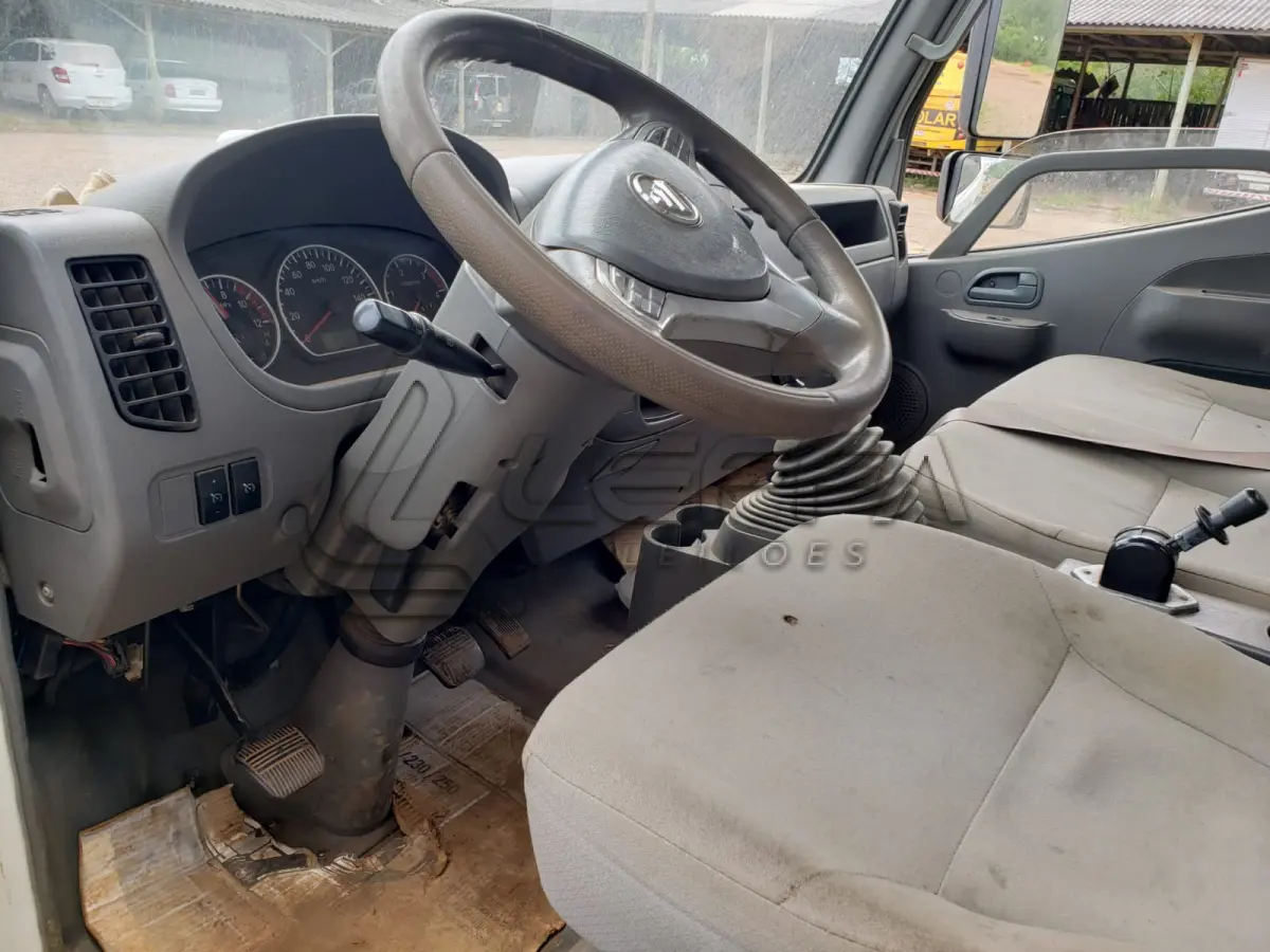 LOTE 006 - CAMINHÃO FOTON AUMARK 1009T, a diesel, ano e modelo 2015