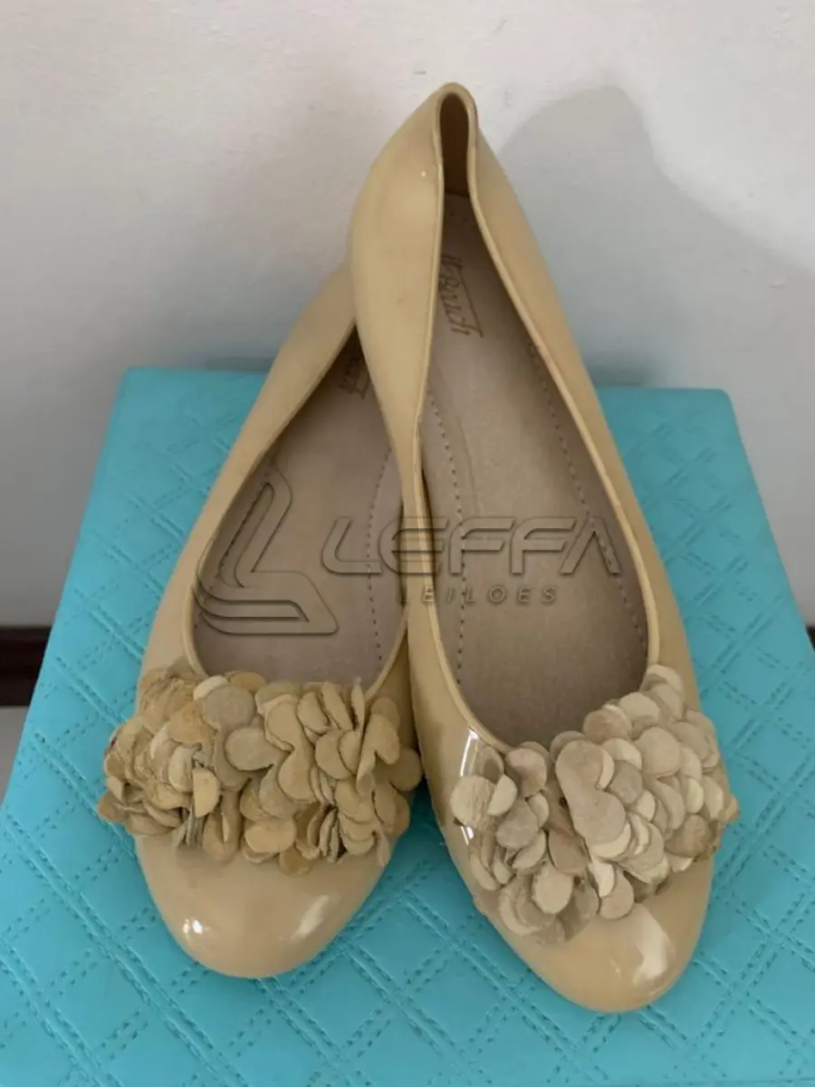 LOTE 001 - 200 PARES DE SAPATILHAS – DIVERSAS CORES, MODELOS E TAMANHOS